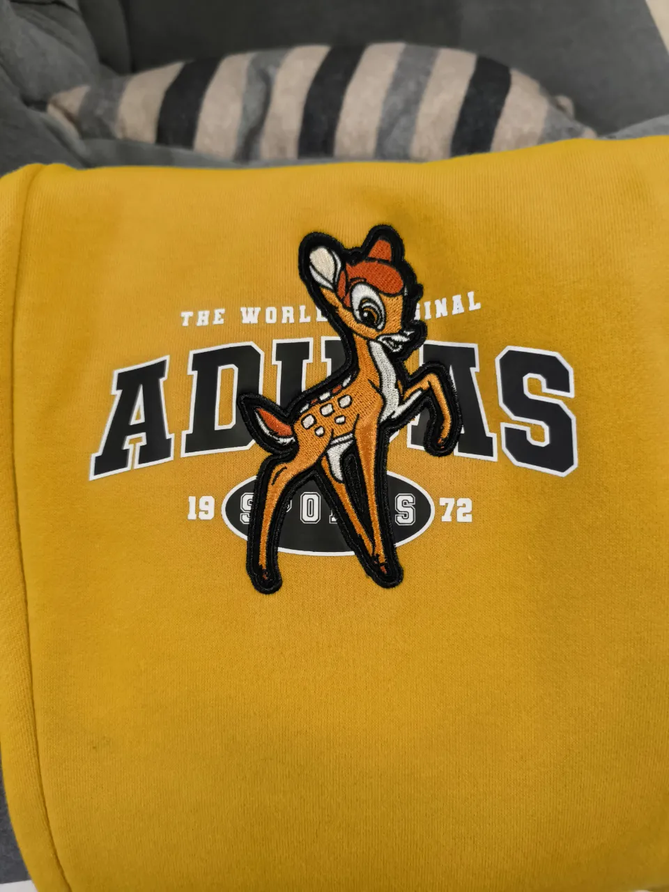 Pantalón adidas · Talle M