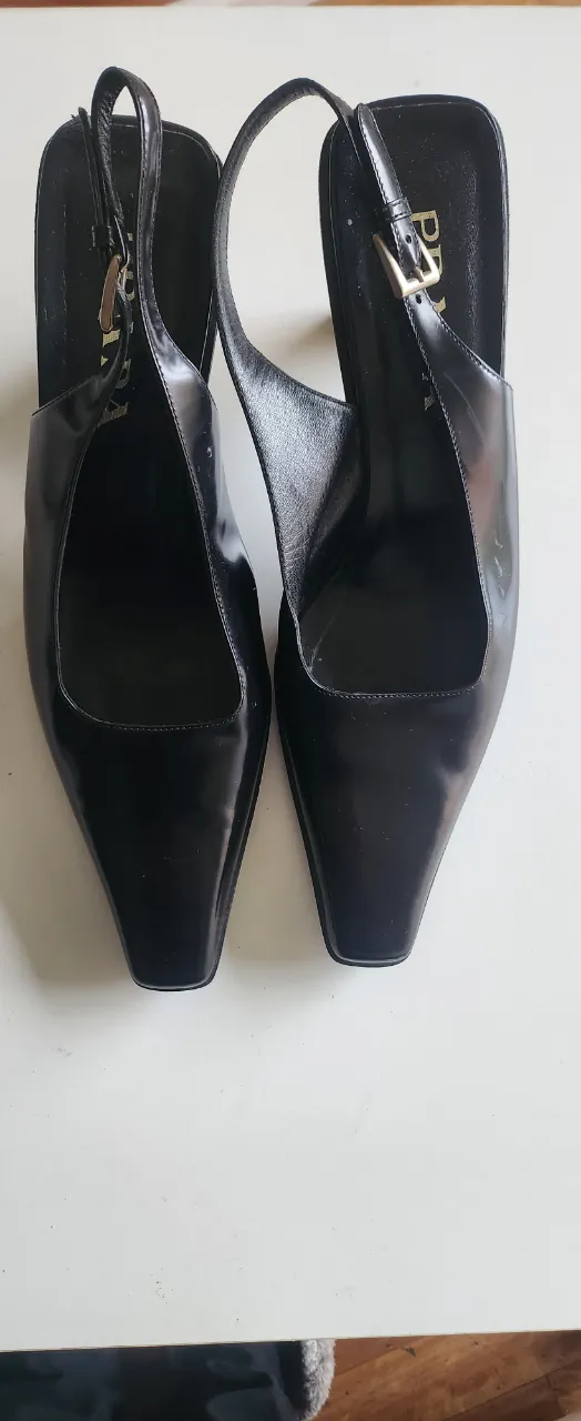 Prada · Talle EU 39