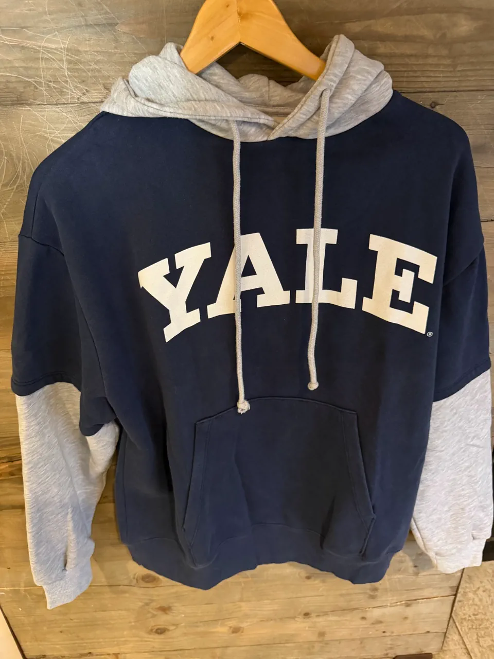 Buzo Pull & Bear · Talle S