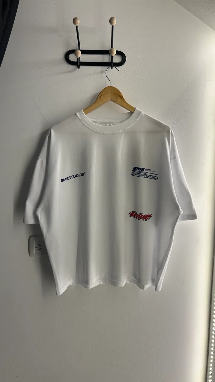 Remera Eme studios · Talle S