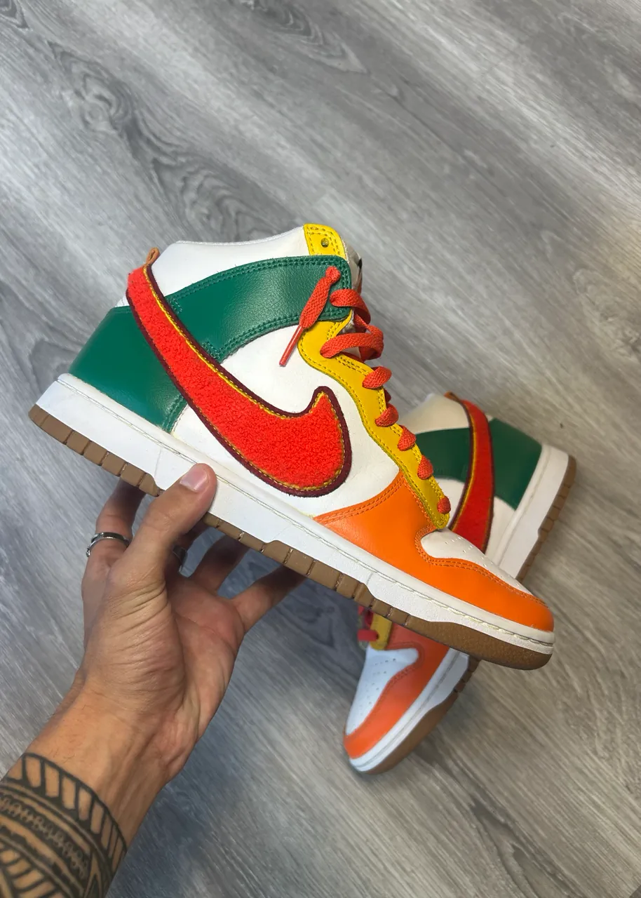 Nike · Talle AR 43