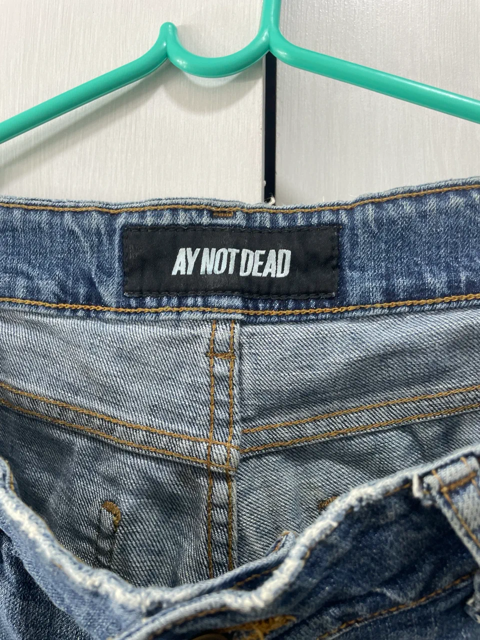 Jean Ay Not Dead - imagen 2