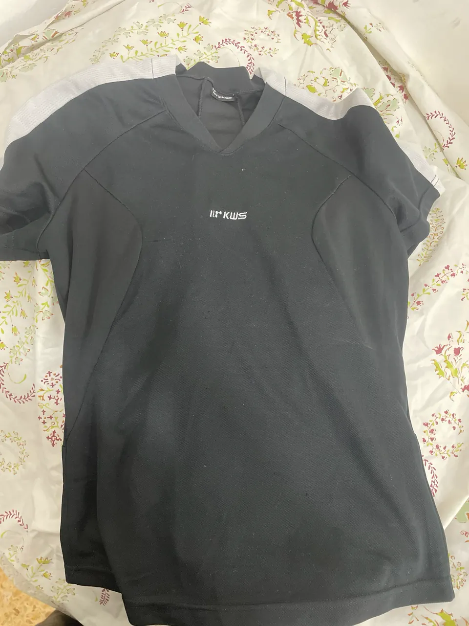 Remera Key whoss · Talle M