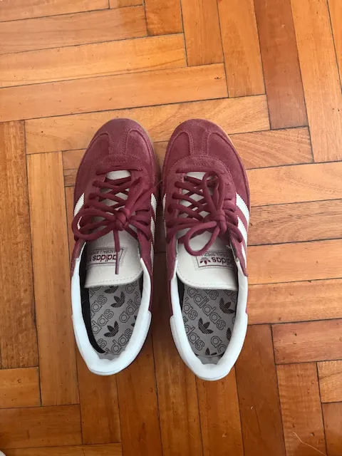 adidas · Talle AR 39