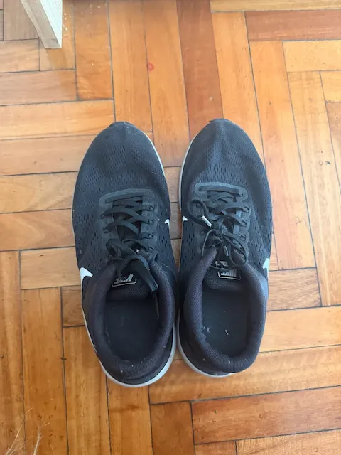 Nike · Talle AR 40