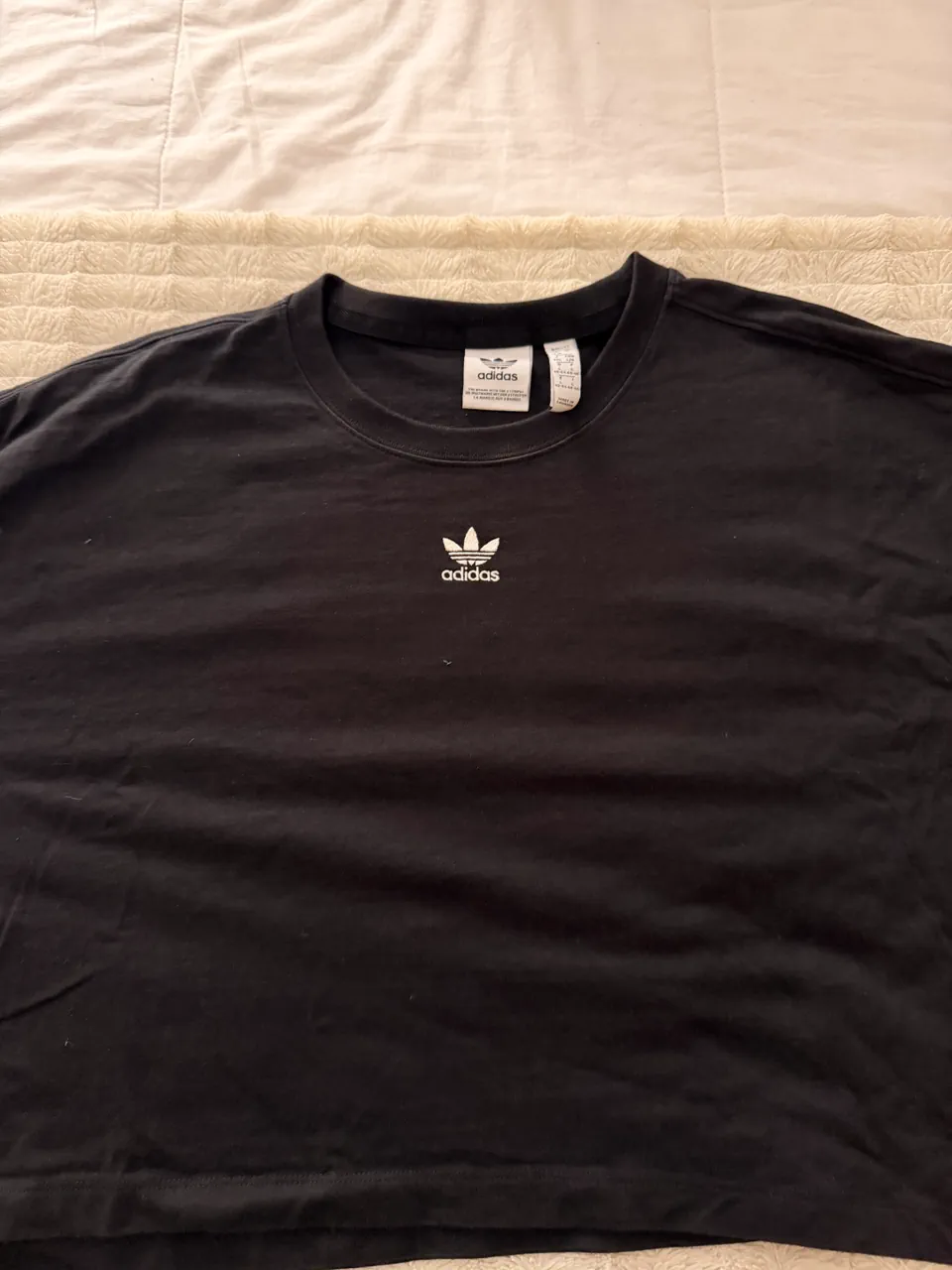 Remera adidas · Talle L