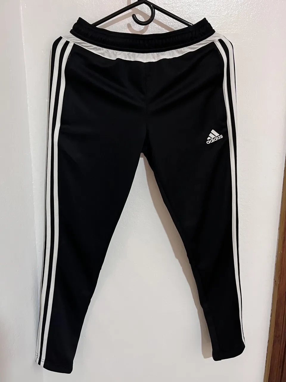 Pantalón adidas - imagen 1
