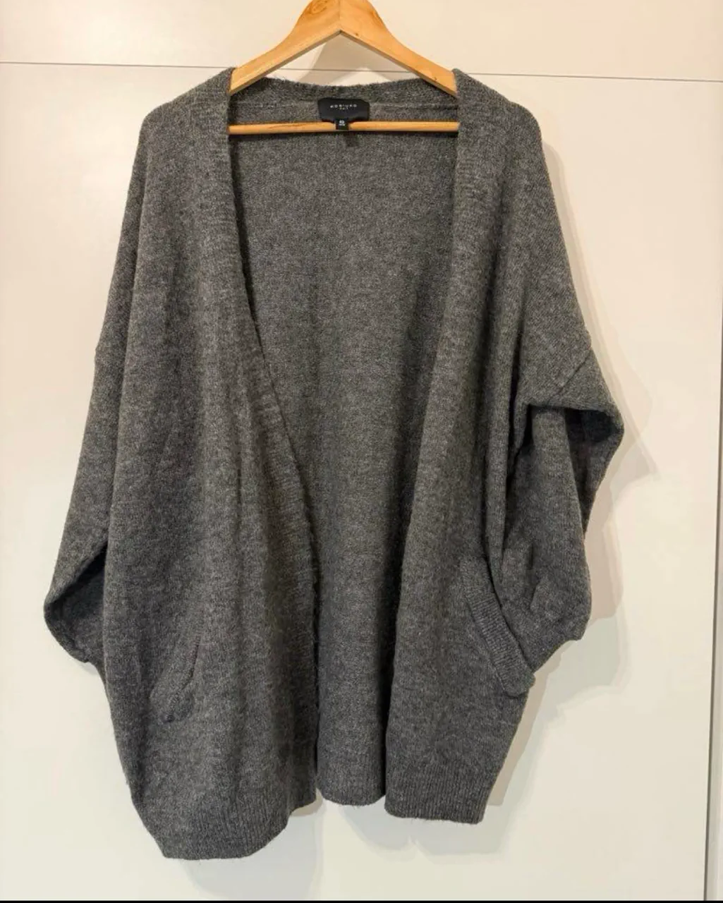 Cardigan Kosiuko · Talle M