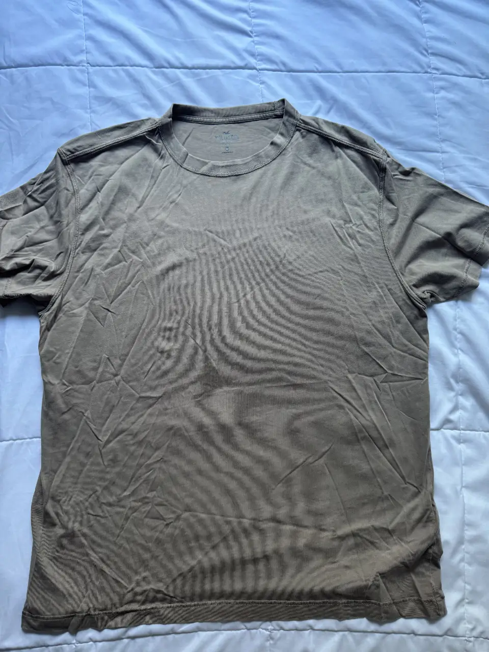 Remera Hollister · Talle L
