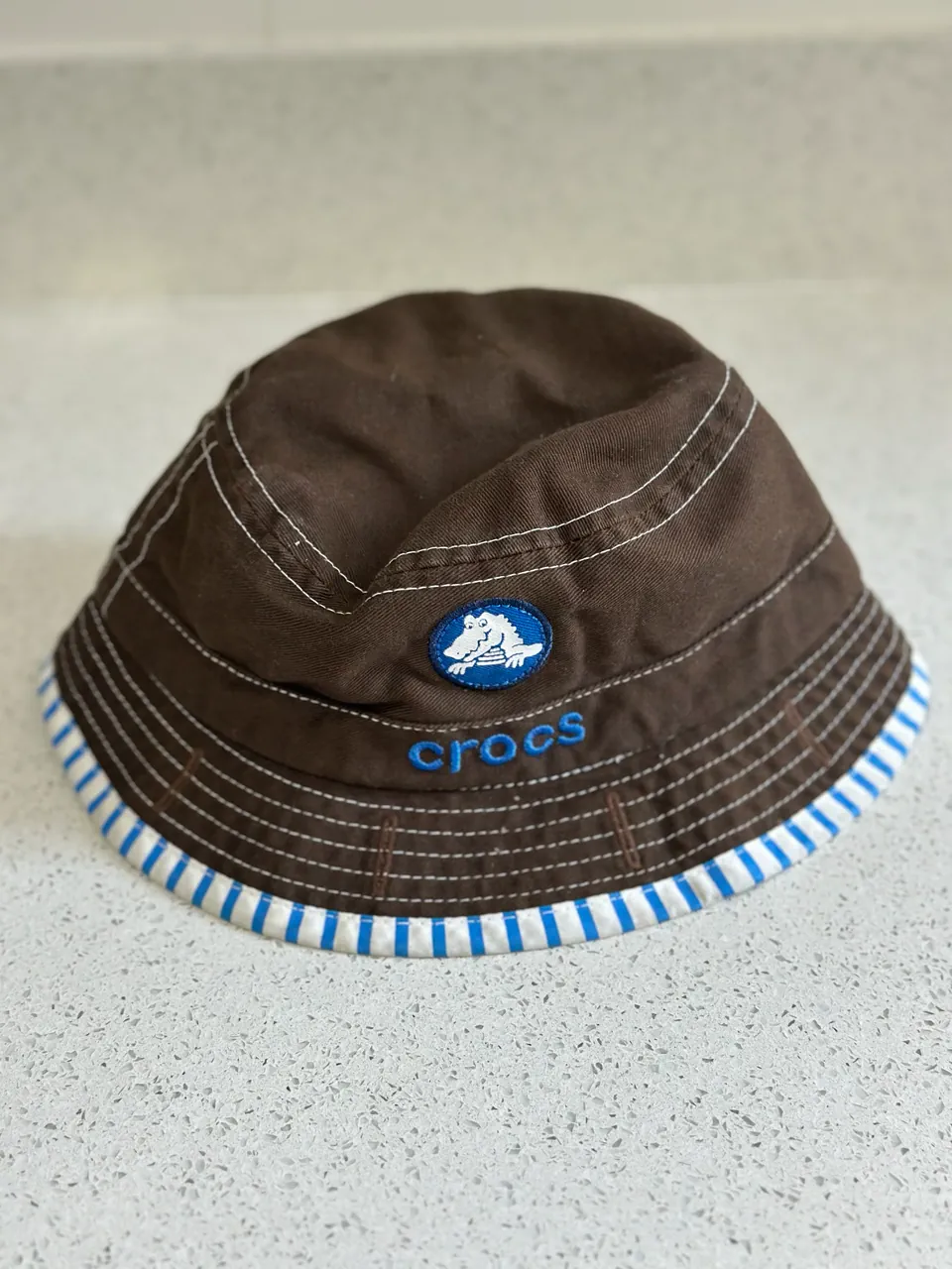 Gorra y gorro Crocs