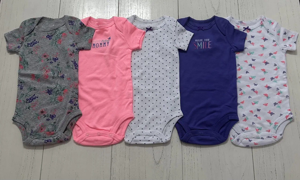 Body Carter's · Talle 6-9 meses / 68 cm