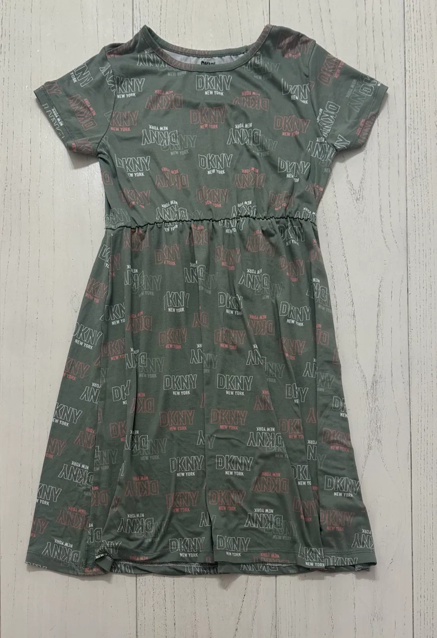 DKNY · Talle 10 años / 140 cm