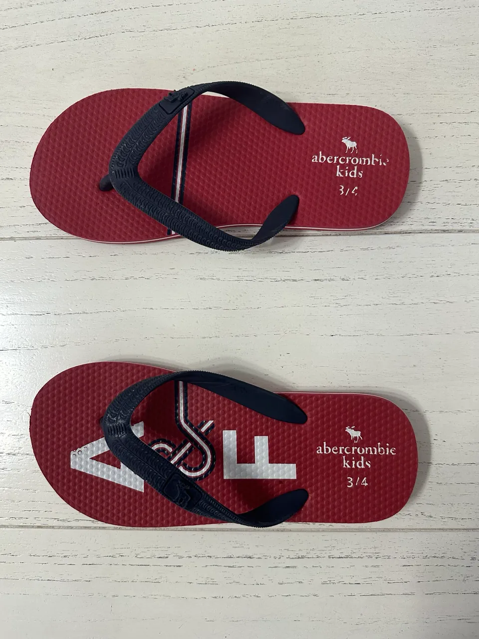 Ojotas Abercrombie kids · Talle AR 33