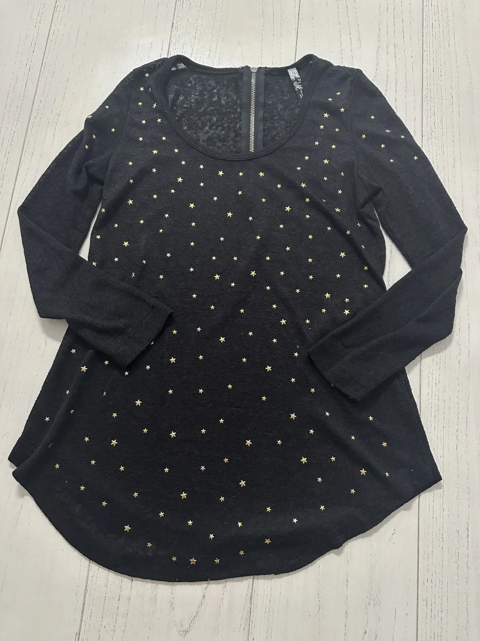 Remera A ≠ · Talle S