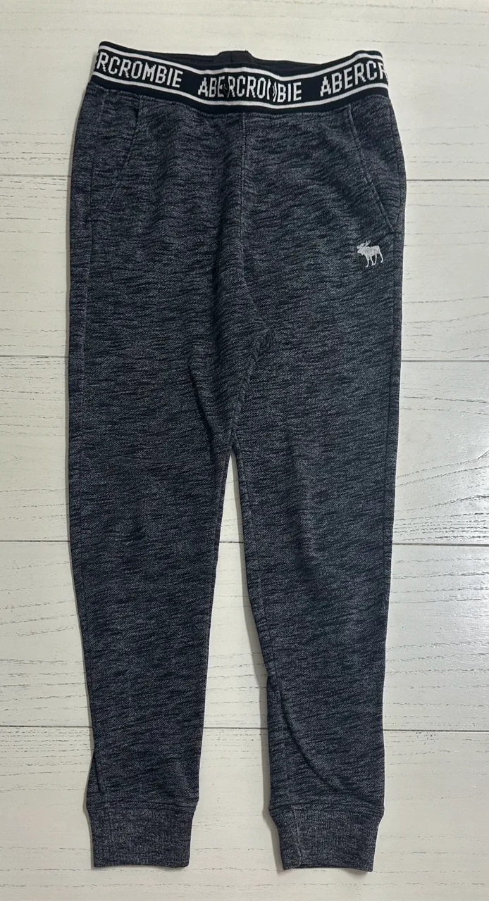 Ropa deportiva Abercrombie kids · Talle 9 años / 134 cm