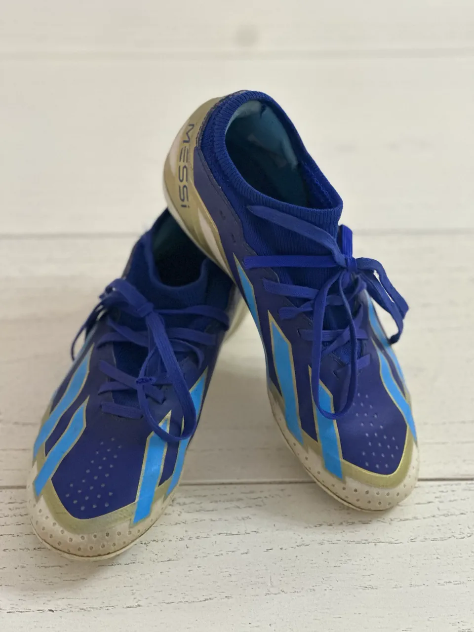 adidas · Talle AR 33