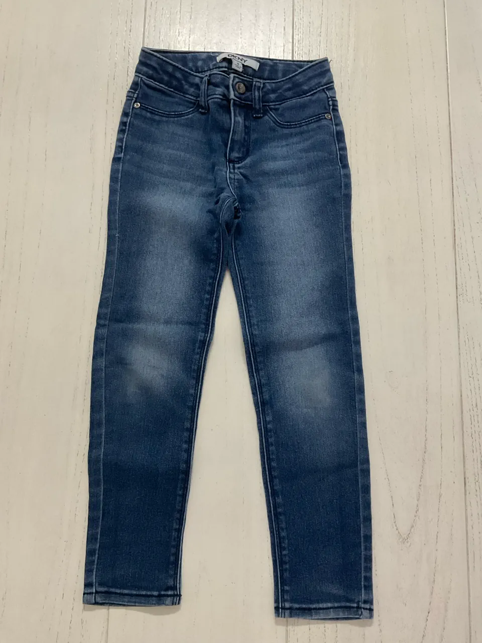 DKNY · Talle 5 años / 110 cm