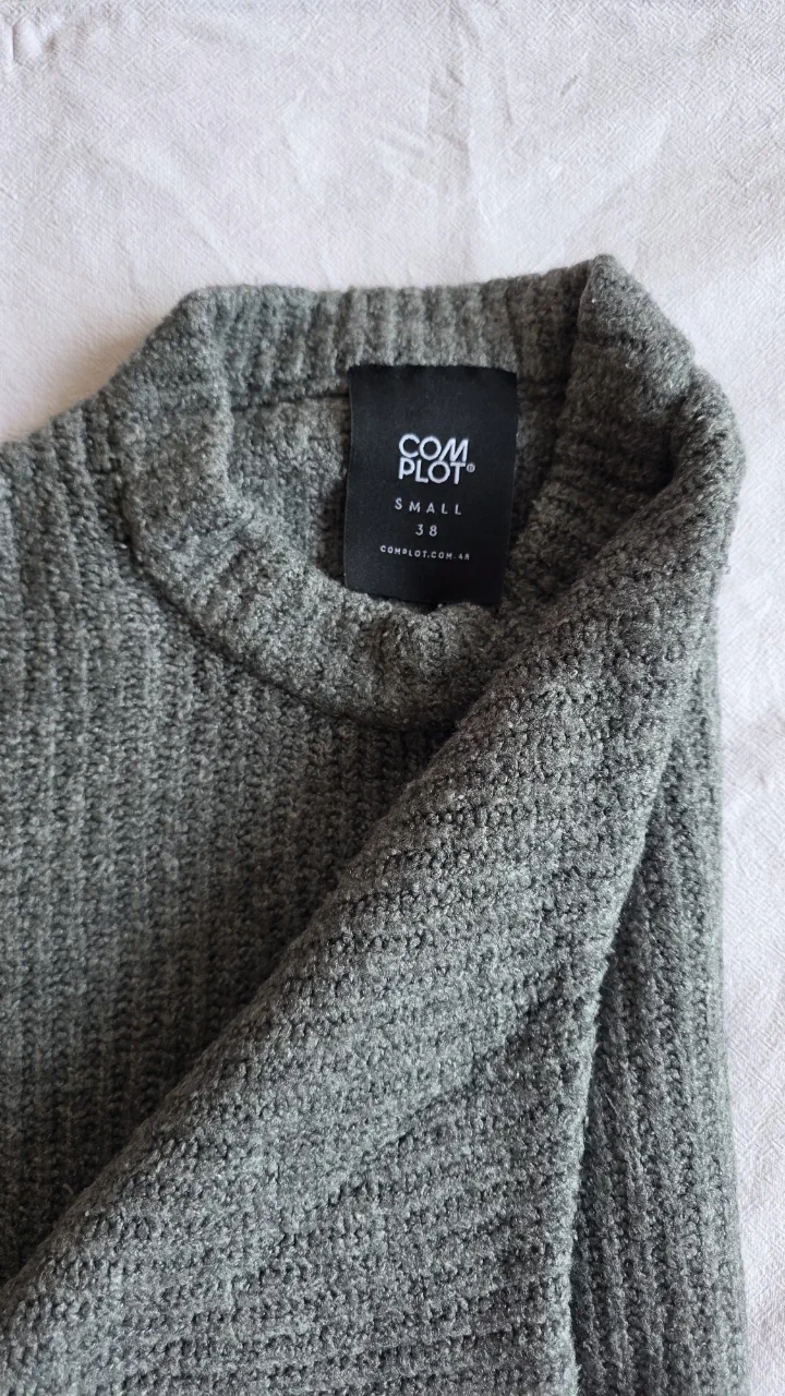 Sweater Complot · Talle S