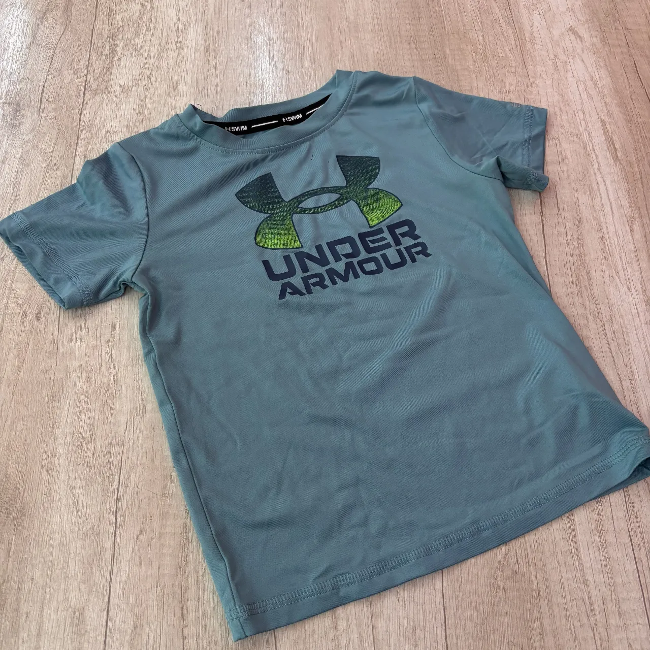Traje de baño Under Armour · Talle 4 años / 104 cm