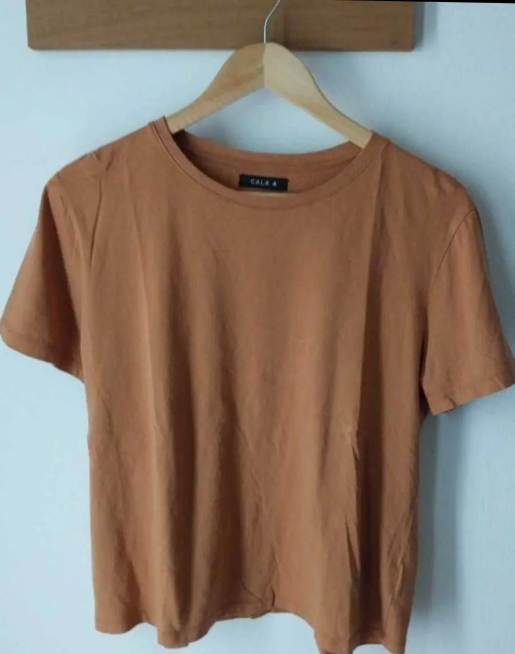 Remera Cala · Talle L