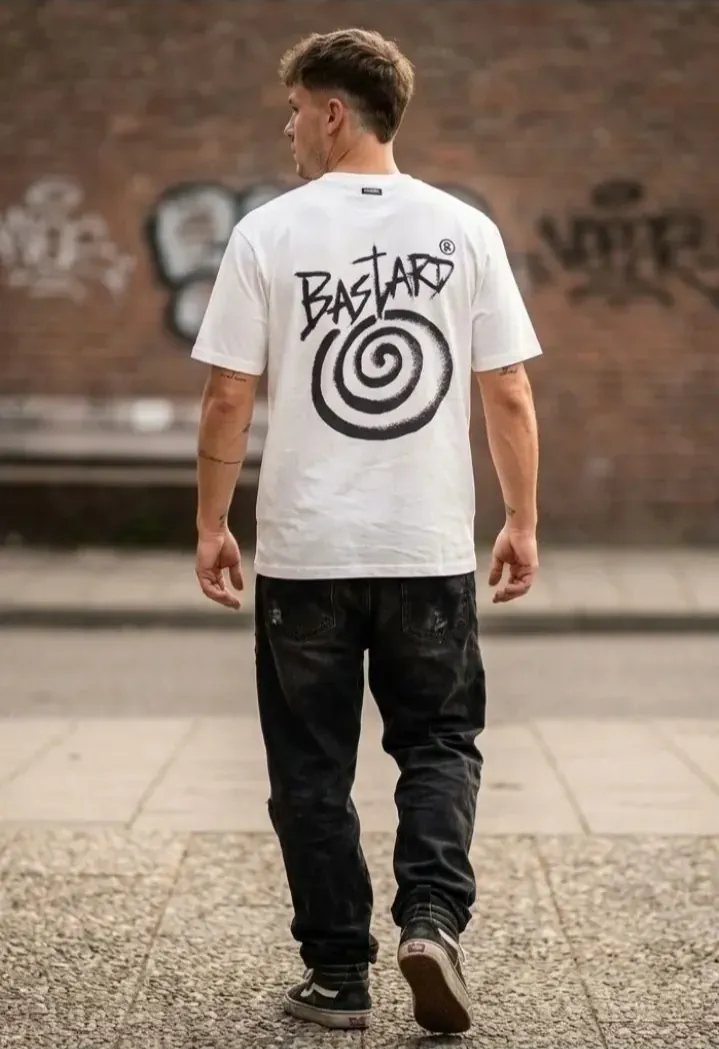 Remera Bastard · Talle L