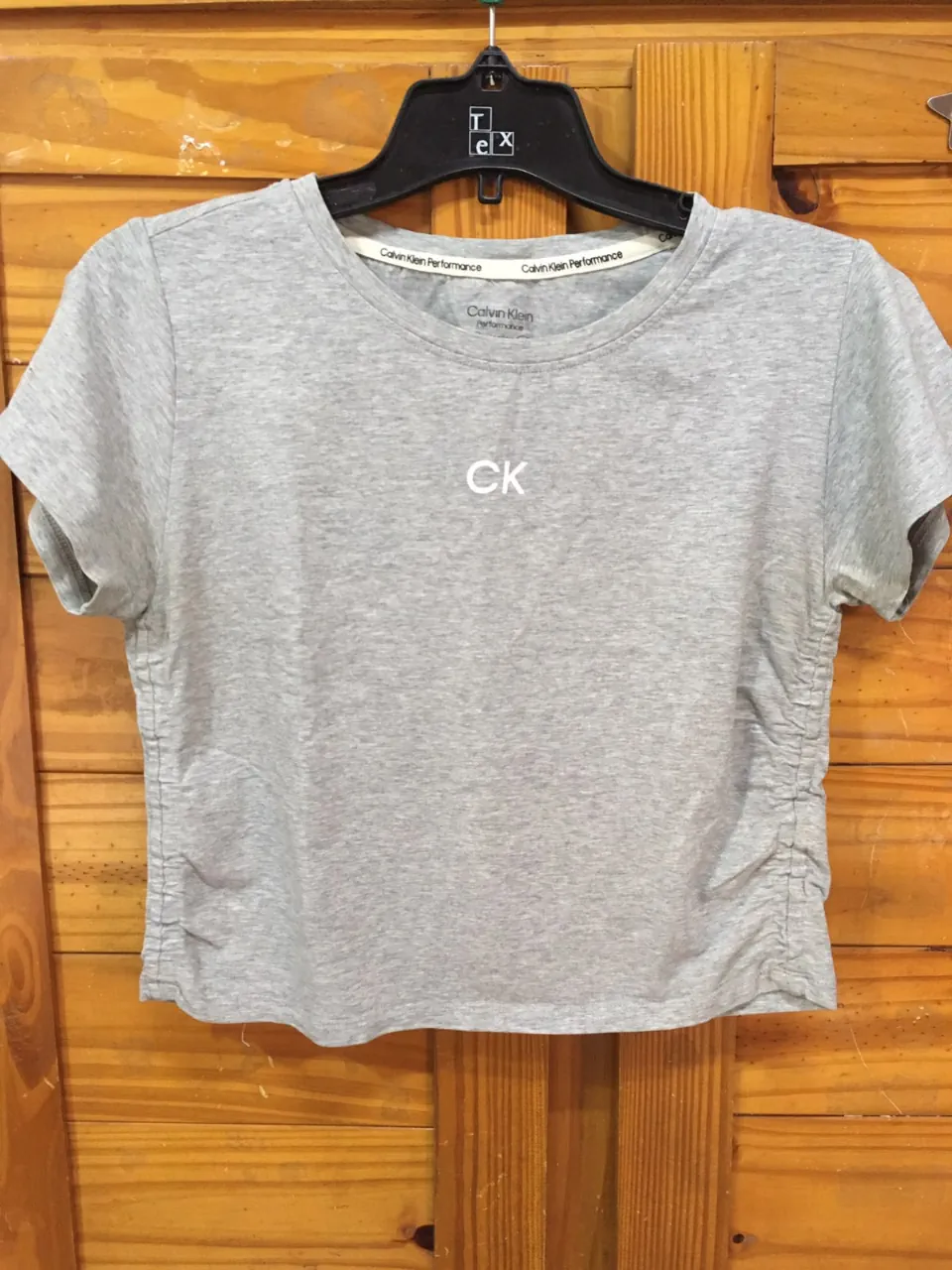 Remera Calvin Klein · Talle L