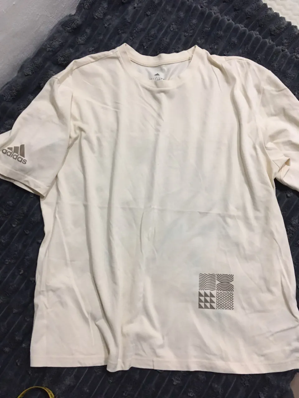 adidas · Talle L