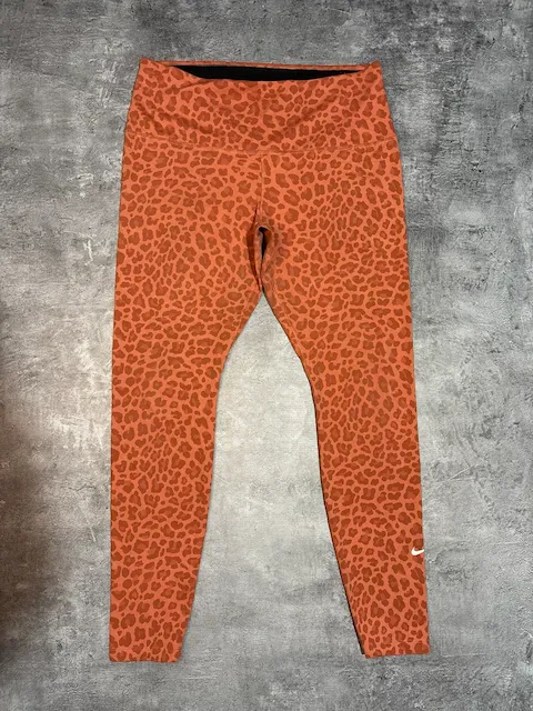 Nike · Talle L