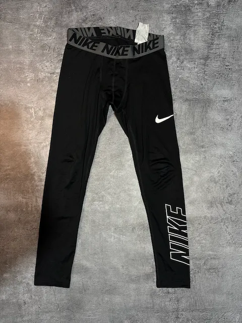 Nike · Talle M