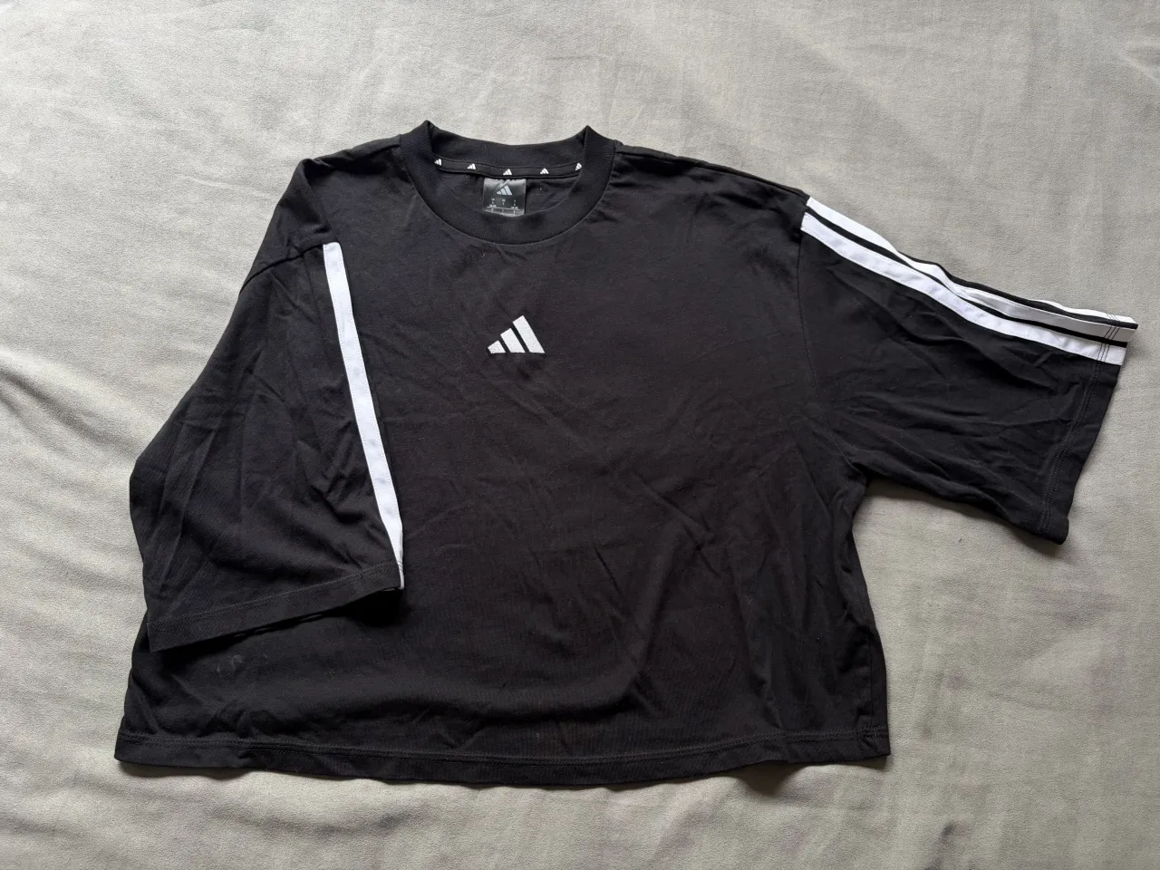 Remera adidas - imagen 1