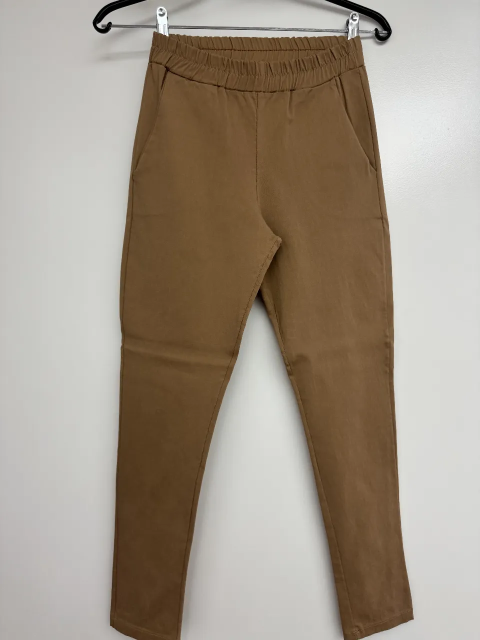 Pantalón Otra marca · Talle M