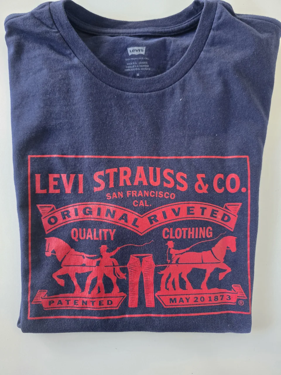 Remera Levi's · Talle M