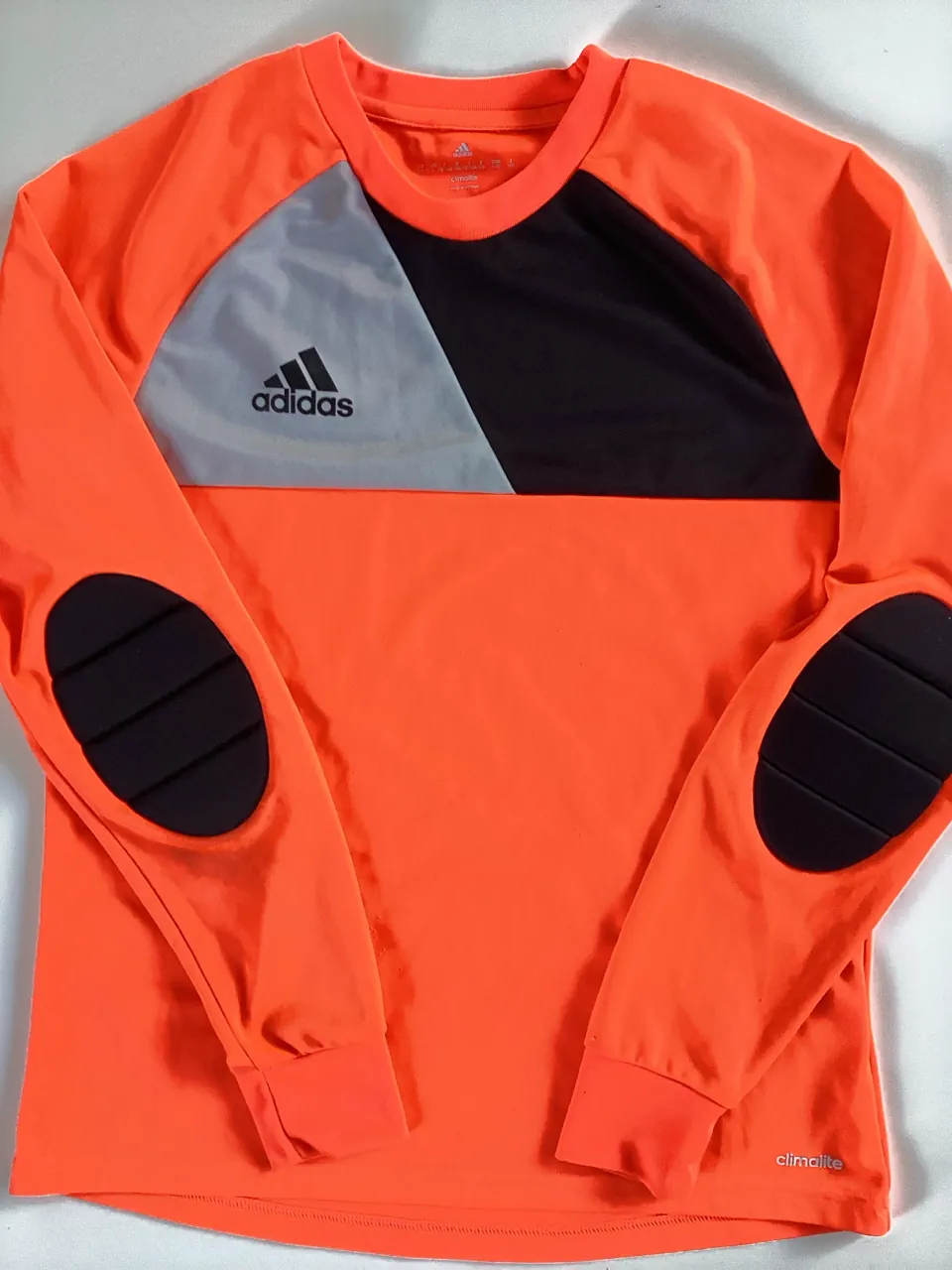 Ropa deportiva adidas · Talle 12 años / 152 cm