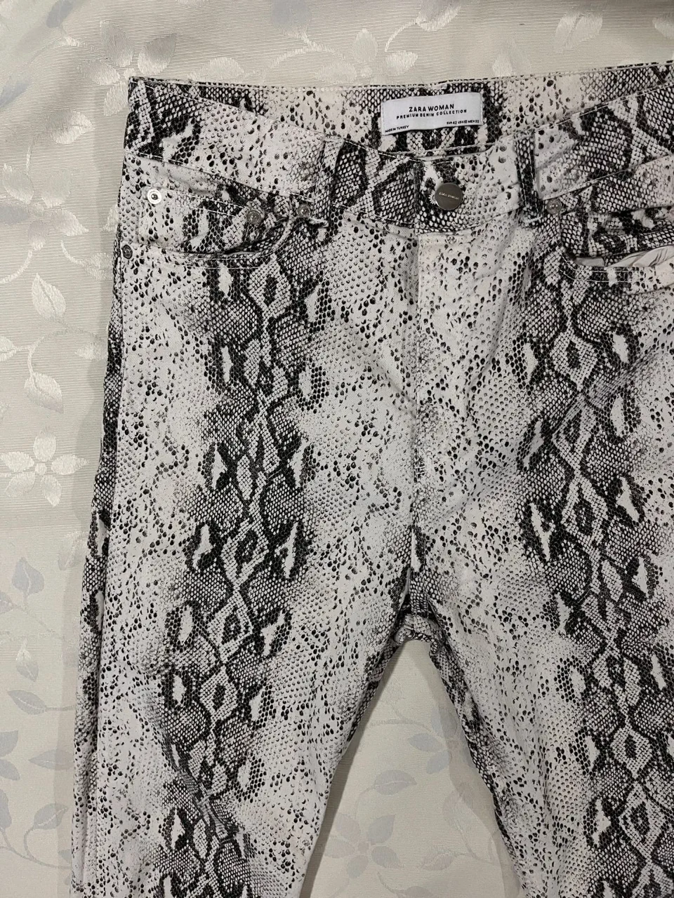 Zara · Talle EU 42