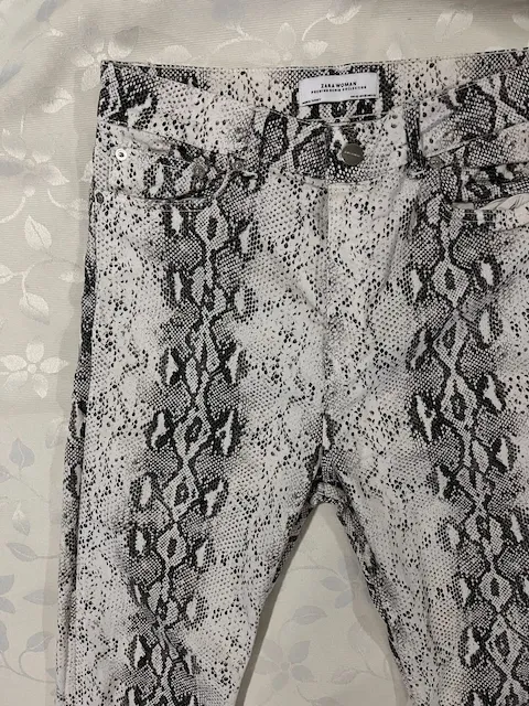 Zara · Talle EU 42