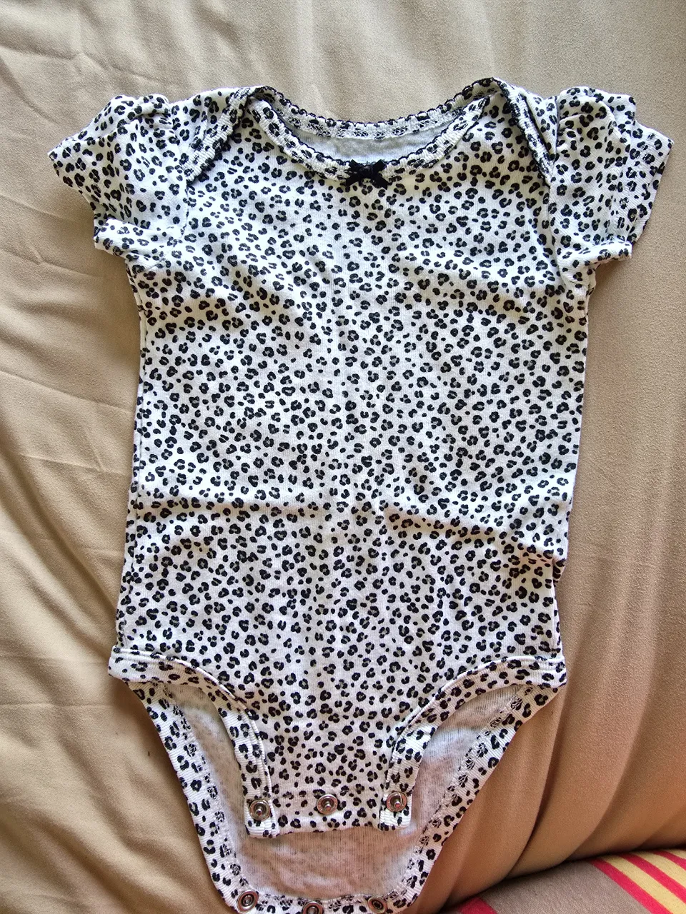 Body Carter's · Talle 3-6 meses / 62 cm