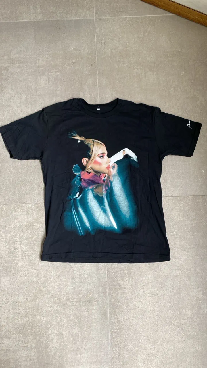 Remera Dualipa · Talle L