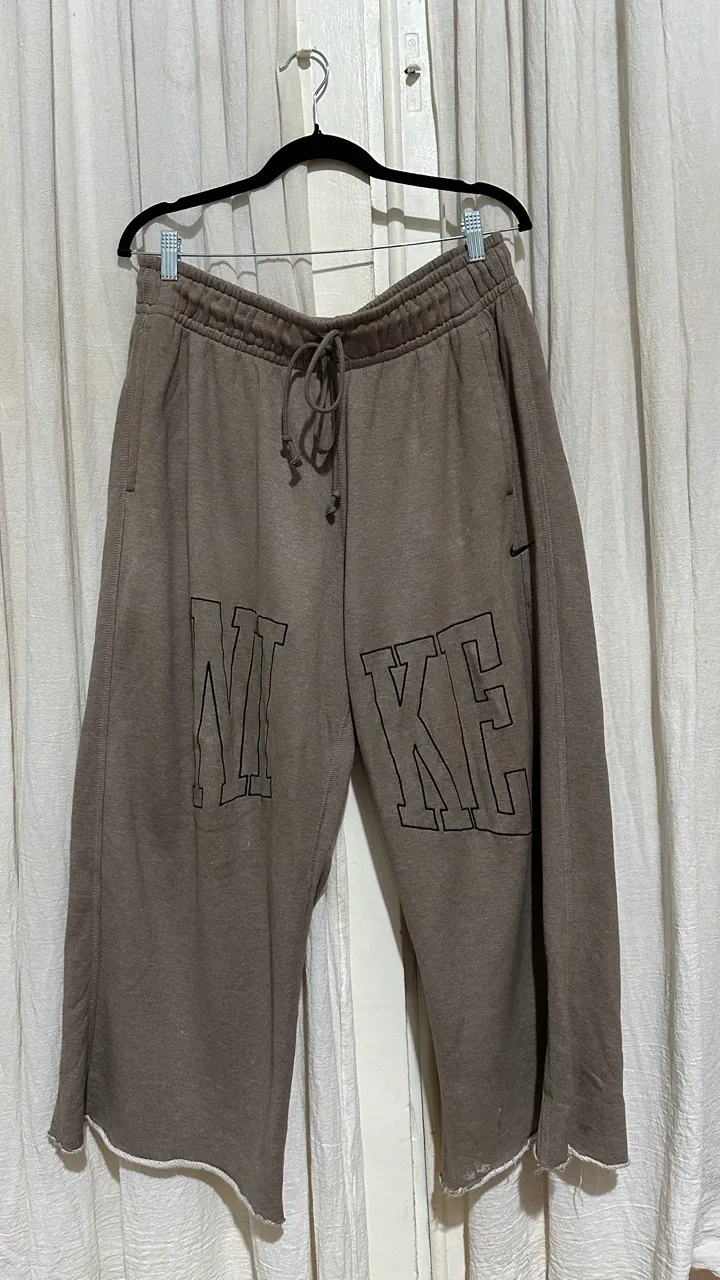 Pantalón Nike · Talle L