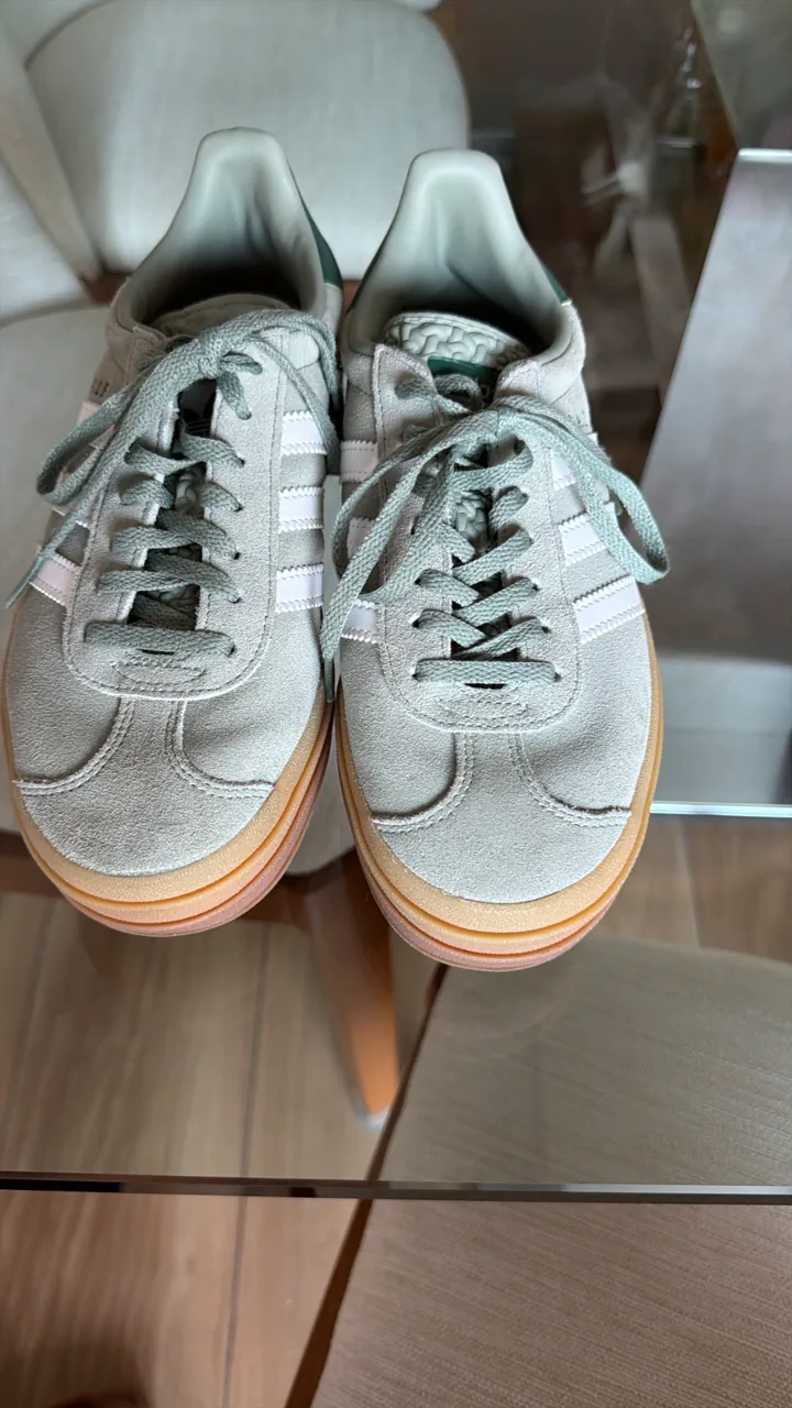 adidas · Talle AR 38