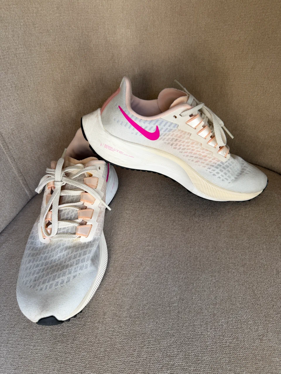 Nike · Talle AR 37