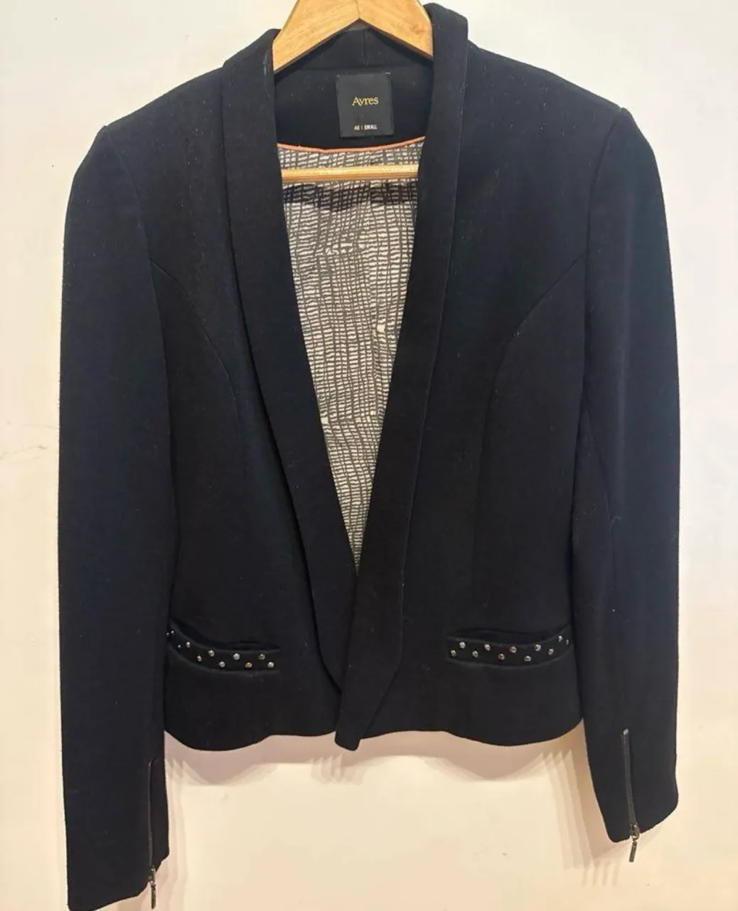 Blazer Ayres - imagen 1