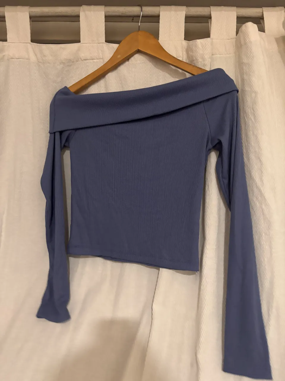 Remera A ≠ · Talle S