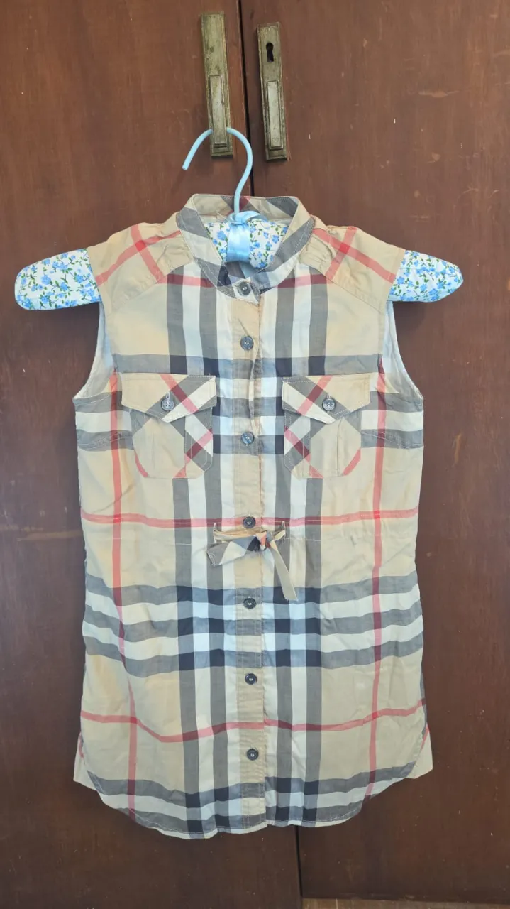 Vestido corto Burberry · Talle 8 años / 128 cm