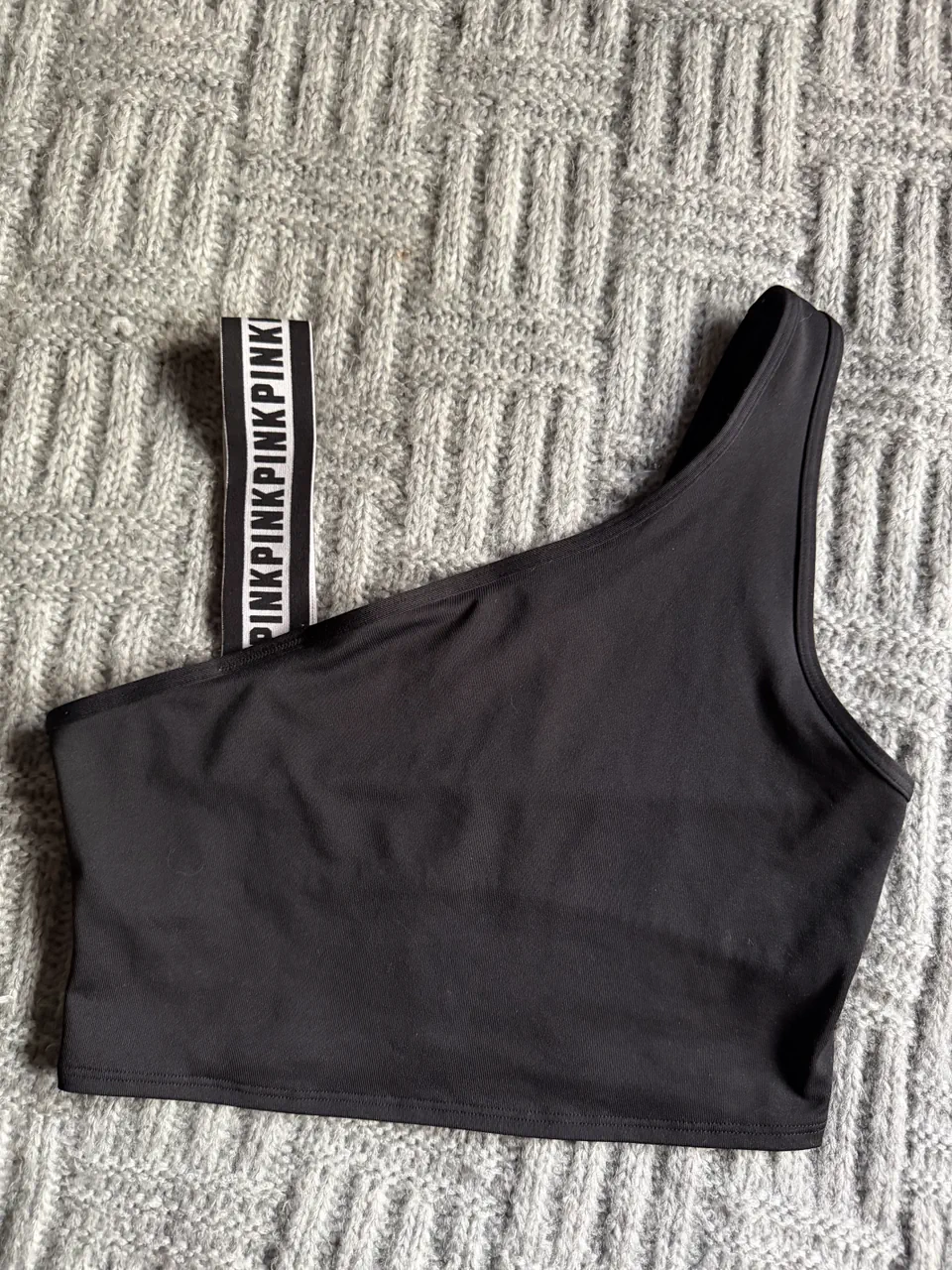 Top Pink by victoria secret · Talle M