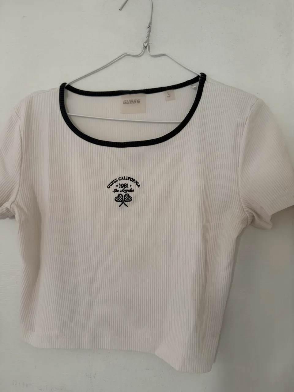 Remera GUESS - imagen 1