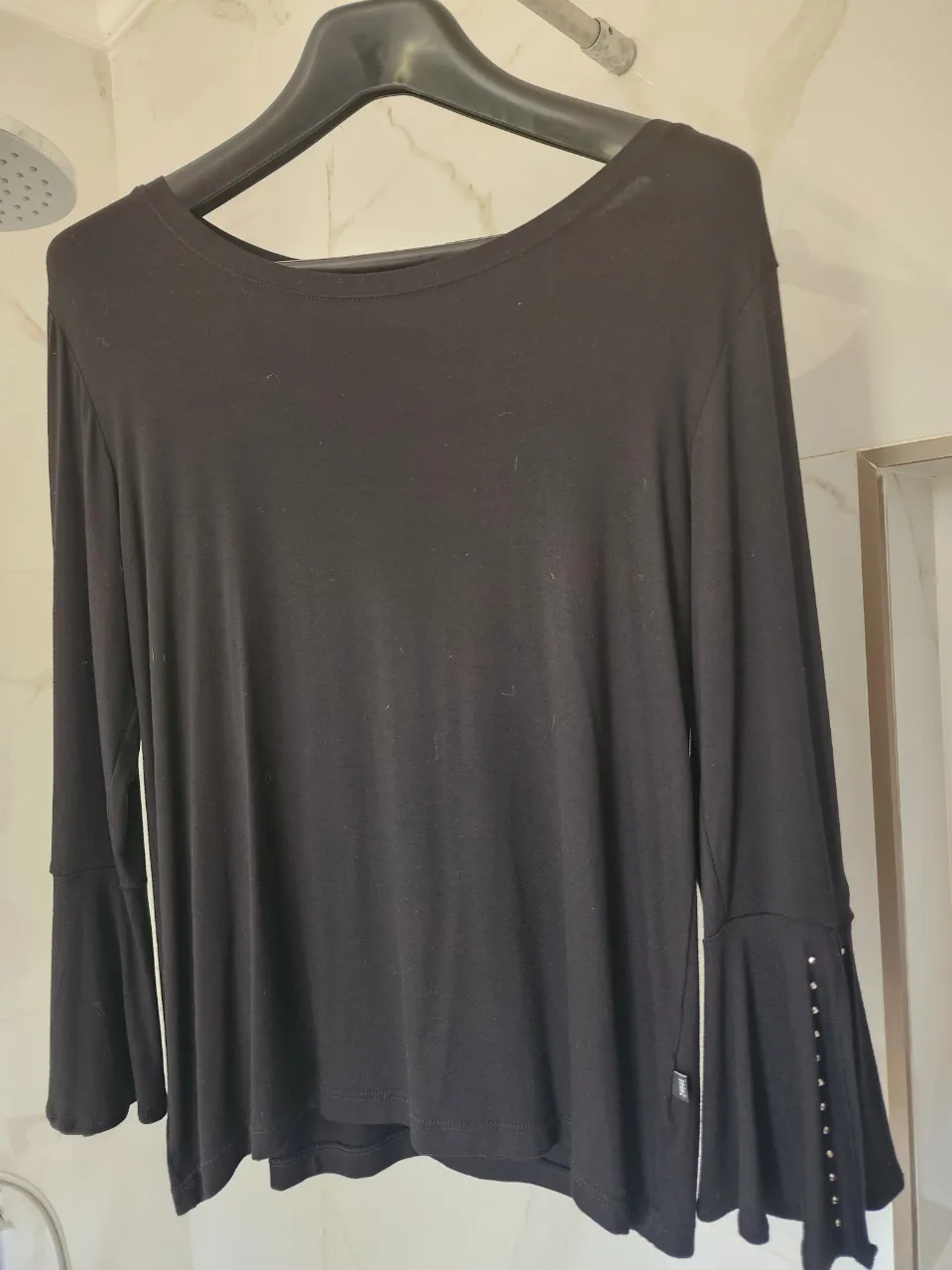 Remera Zhoue · Talle S