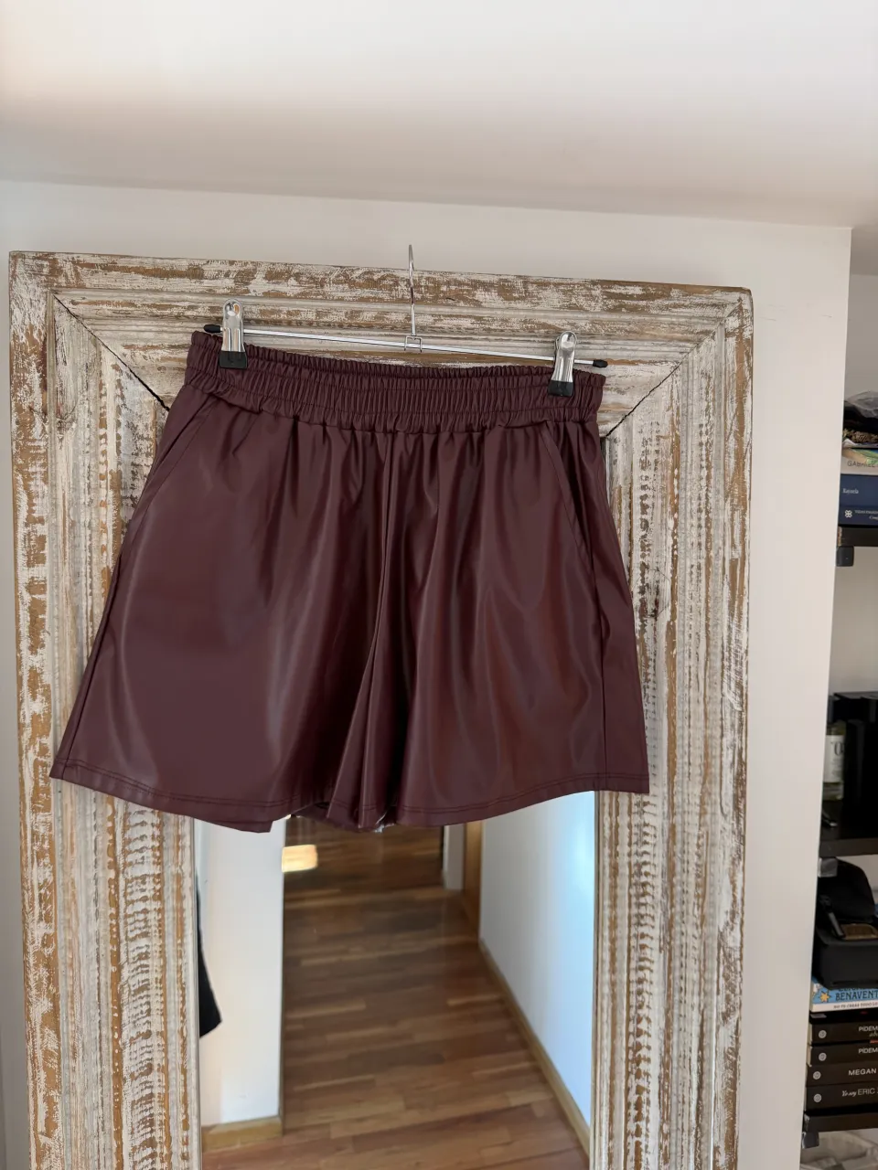 Short Kendall · Talle L