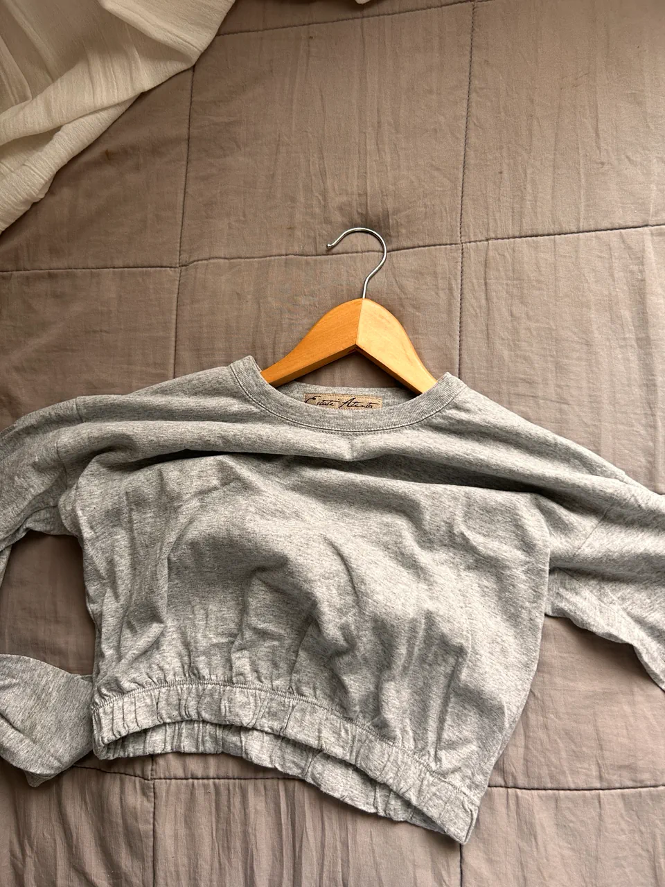 Remera Estate atenta · Talle S