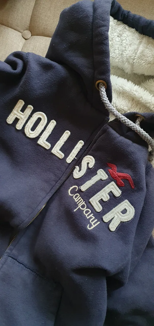Buzo Hollister · Talle S