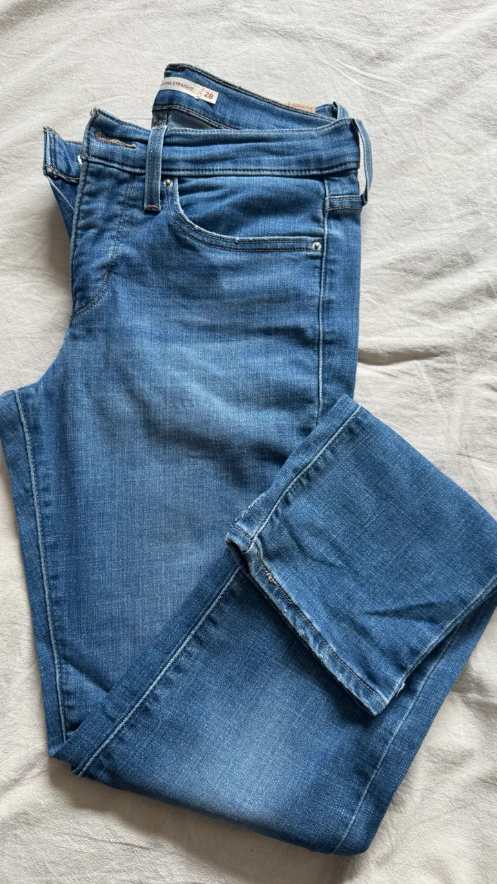 Jean Levi's - imagen 1